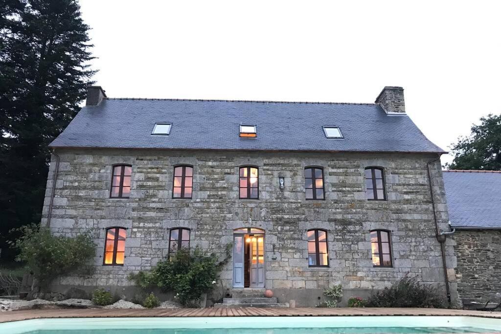 Villa La Lande du Rest - Le Quillio Magnifique ancienne ferme de notables avec piscine chauffée Exterior foto